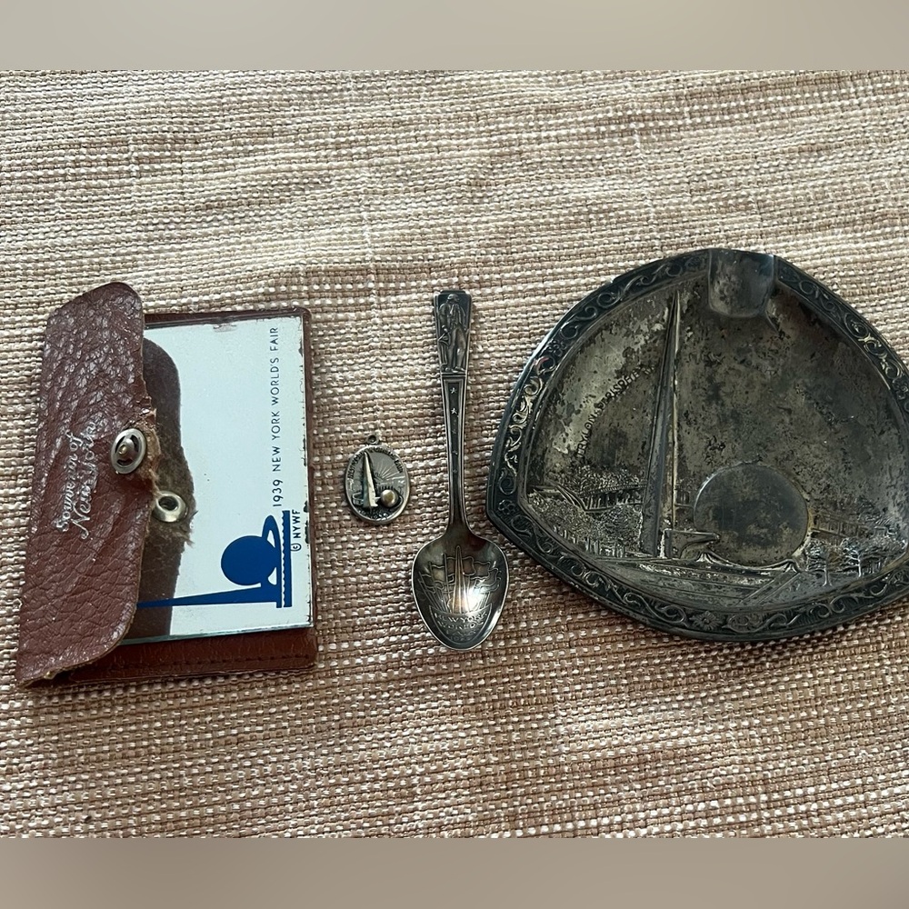1939 Worlds Fair Souvenir Set